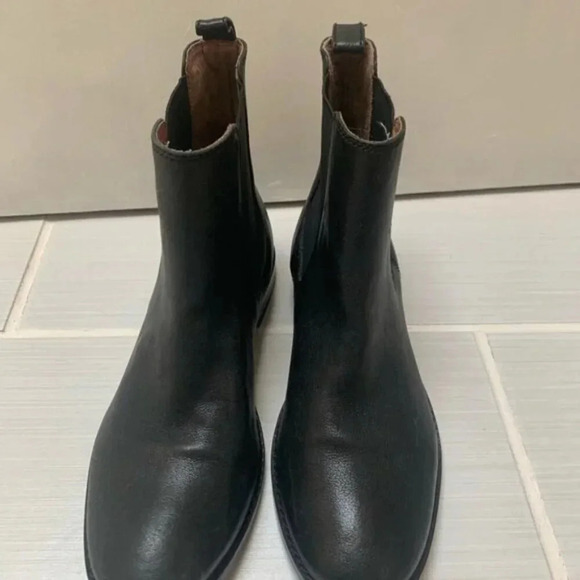 Frye Anna Chelsea  Black Leather Ankle Boot Pull On 8.5 - Picture 10 of 10